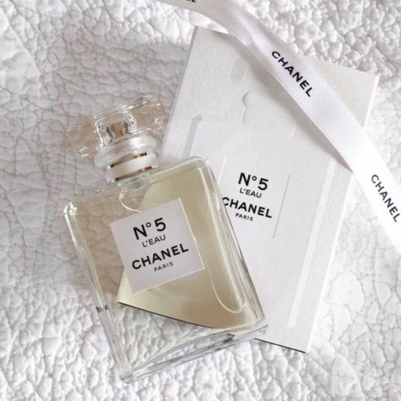 香奈儿5号香水瓶设计,香奈儿5号香水制作过程