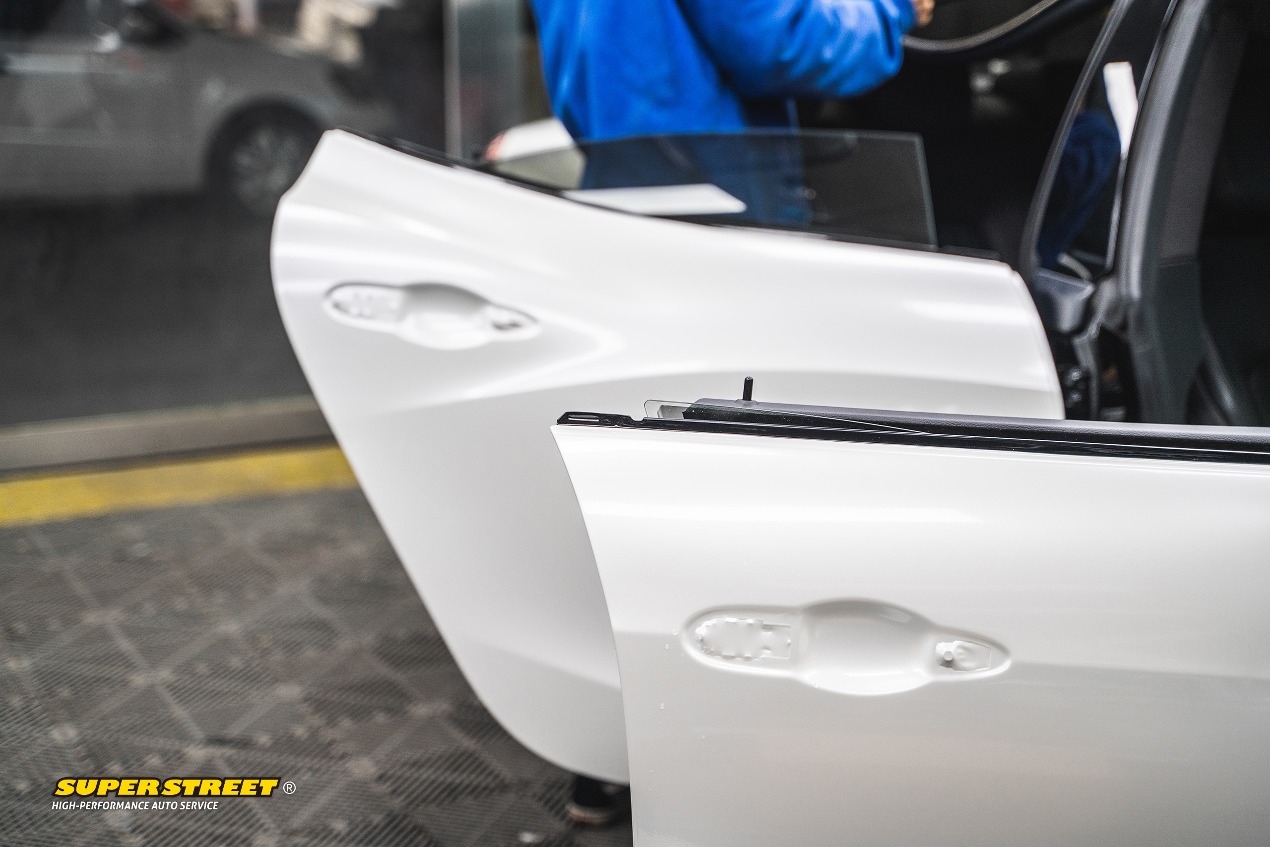 玛莎拉蒂吉博力汽车贴膜改色,superstreet改装