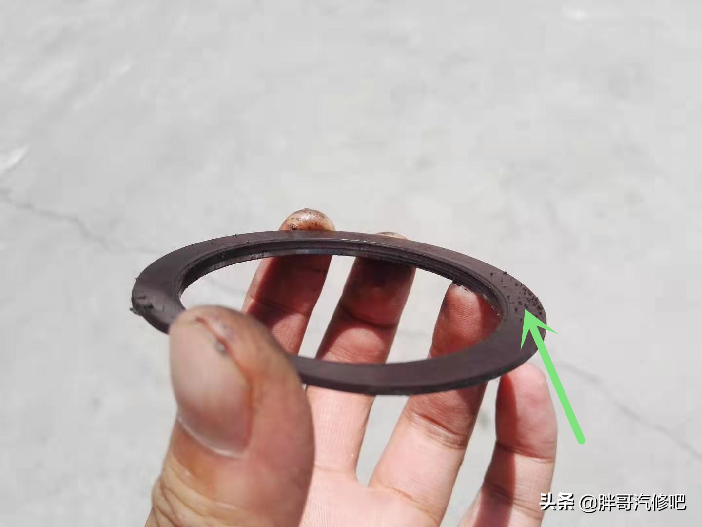 车辆行驶时前轮叽叽叽异响,行车中前轮突然有异响是怎么回事