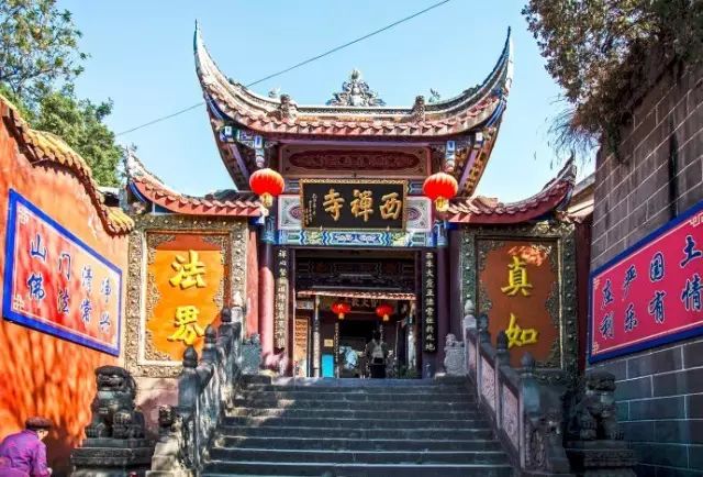 成都这座古城从不缺幻想和故事,四川藏着一个静谧古城