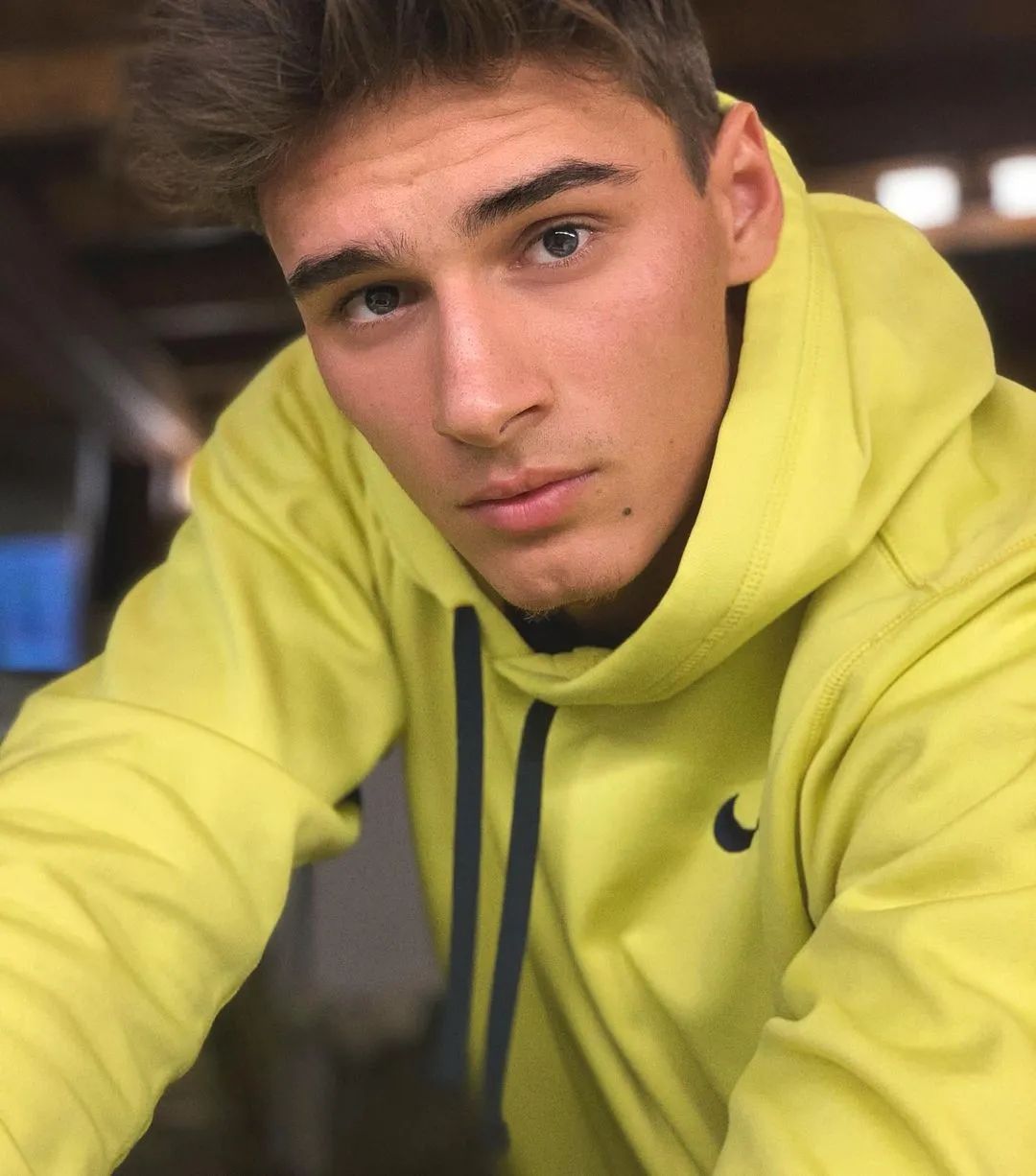 versace范思哲秀场,范思哲新模特