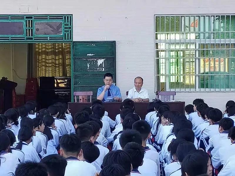 法制宣传进校园普法教育,法治宣讲进校园护航平安伴成长