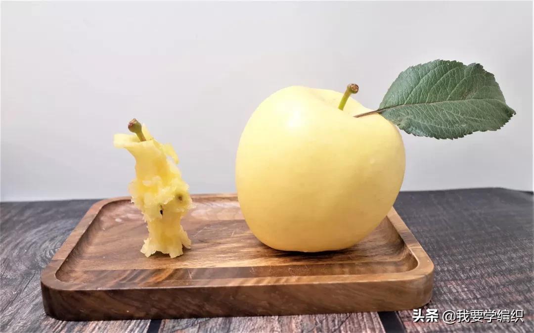 日本天价水果上热搜，苹果100元一个！中国老农却种出奶油富士