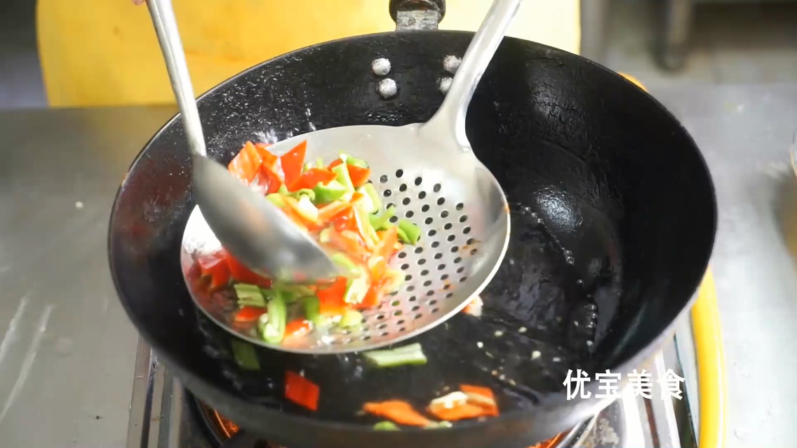 海参做熟嚼不动怎么办,活海参如何制作好吃