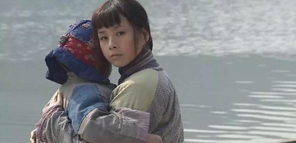 小说《为奴隶的母亲》:当孩子成为商品,女人就会成为机器