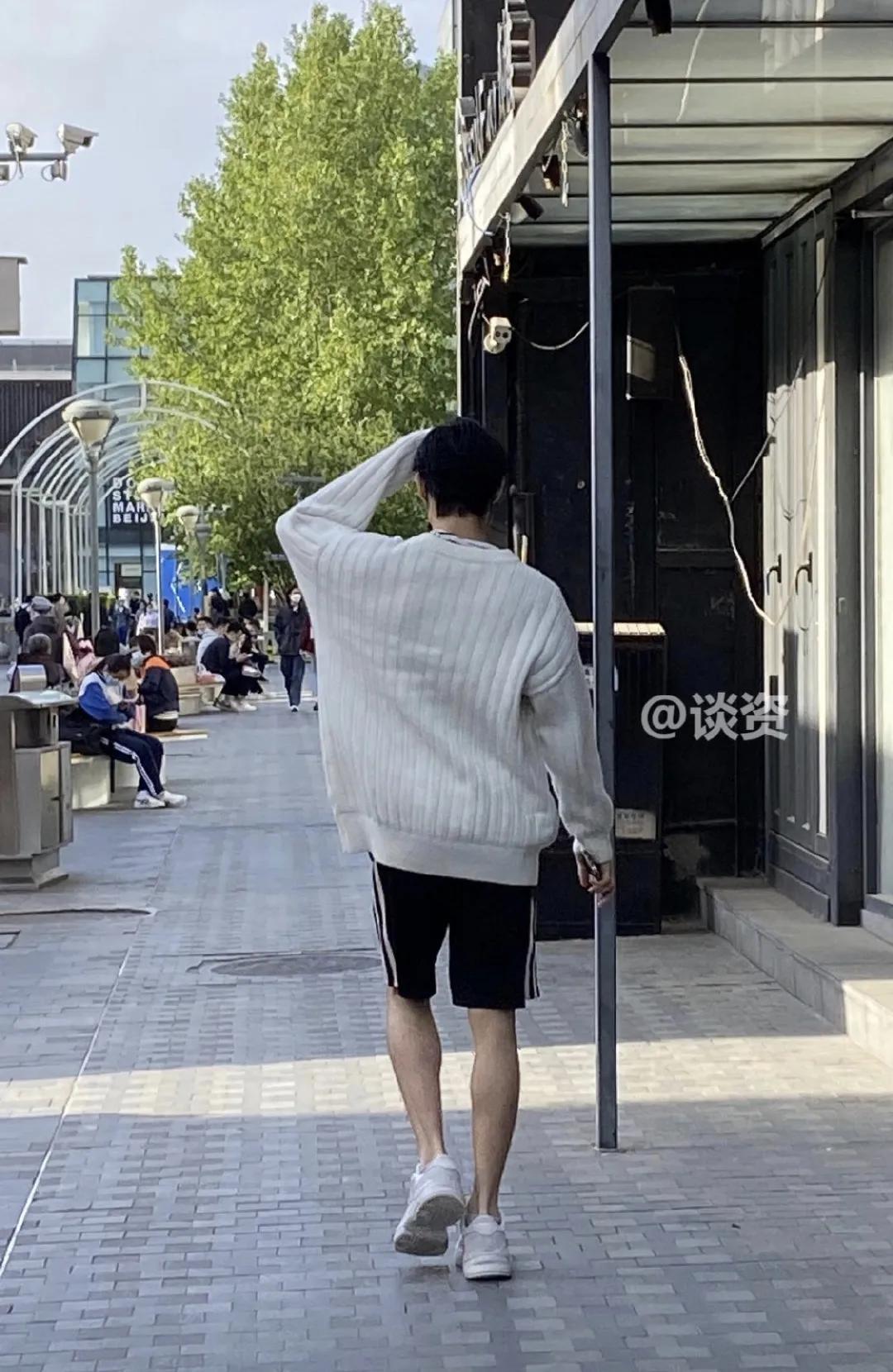 鎴戜粩缁嗘兂浜嗘兂闊╄,澶у涓轰粈涔堝枩娆㈠埄璺慨