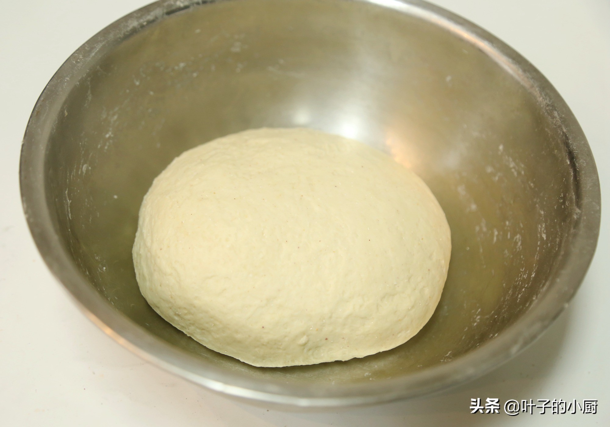 做馅饼咋做好吃,早餐薄薄的馅饼怎么做的