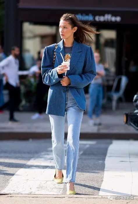 整天研究无聊的穿搭,一天到晚研究穿搭