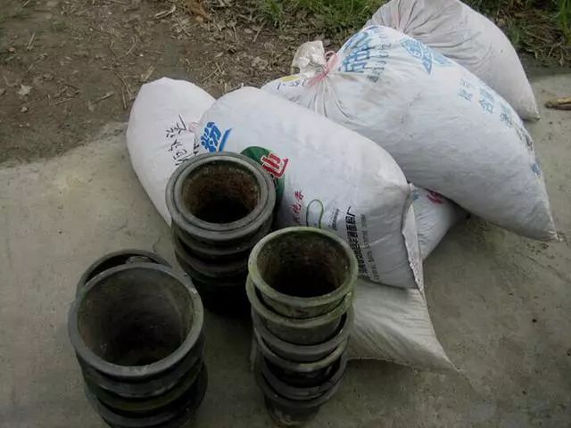 兰花的根腐烂用高锰酸钾消毒行吗,兰花分盆之后用什么给根消毒