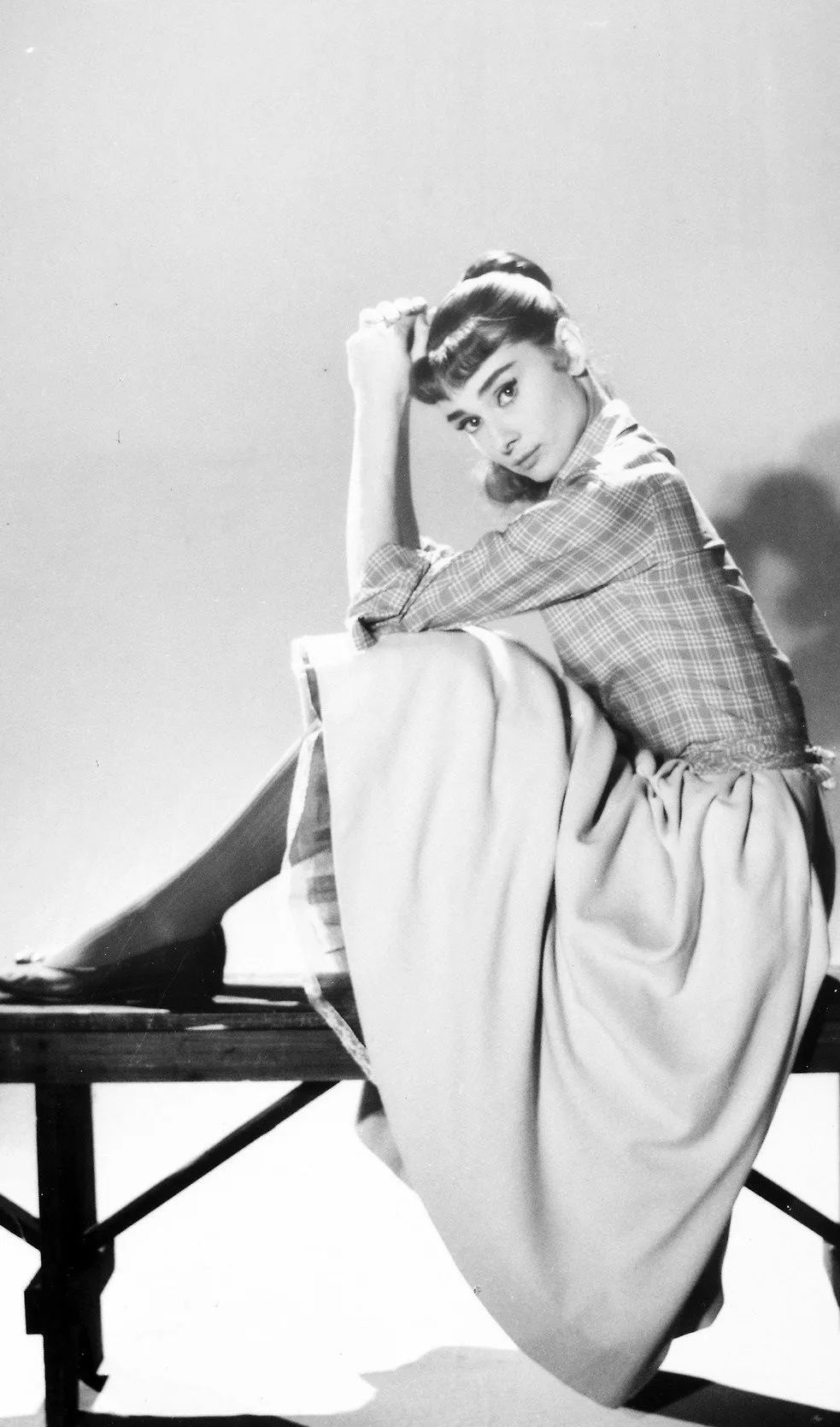 奥黛丽赫本:绝世容颜背后的秘密!