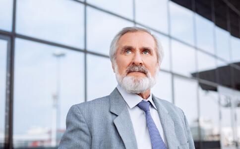 男人腰痛一般都是什么原因引起的,男人左下腹疼痛要警惕四种疾病