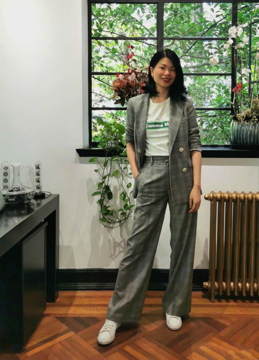 丑模吕燕近照曝光,“丑模”吕燕带娃现身