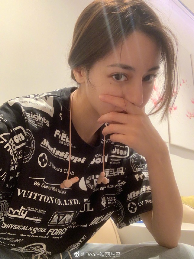 迪丽热巴杨幂嘉行门面担当,迪丽热巴杨幂嘉行传媒采访