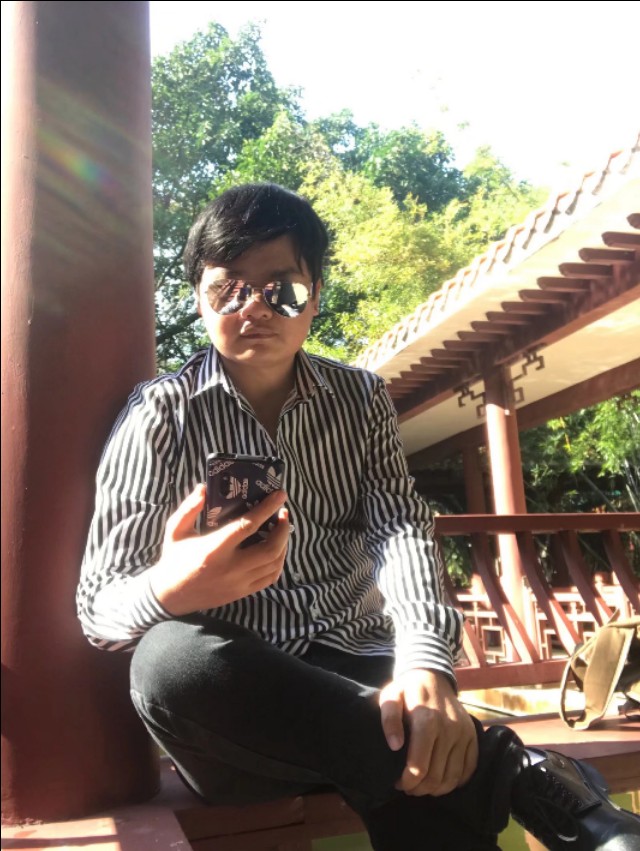 狗自拍图片,大黄狗自拍