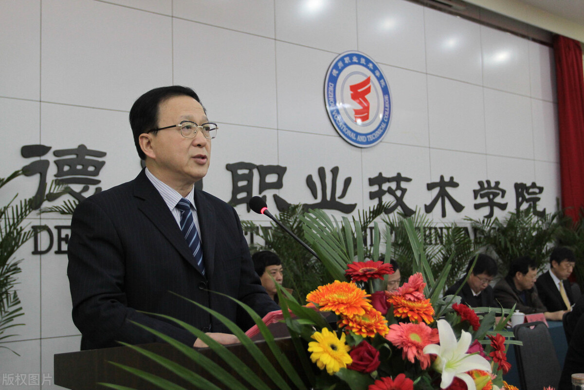 高职生如何看待自己,如何看待高职生创业