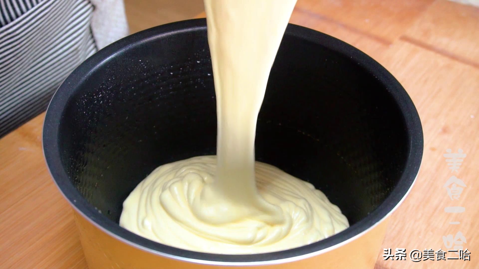 电饭煲蛋糕如何做蓬松不塌,电饭煲蛋糕胚不塌陷不回缩的做法