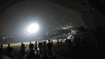 这届年轻人不配去健身房