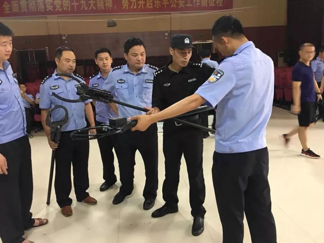 从特警到交警身份转变,朱寅生警察