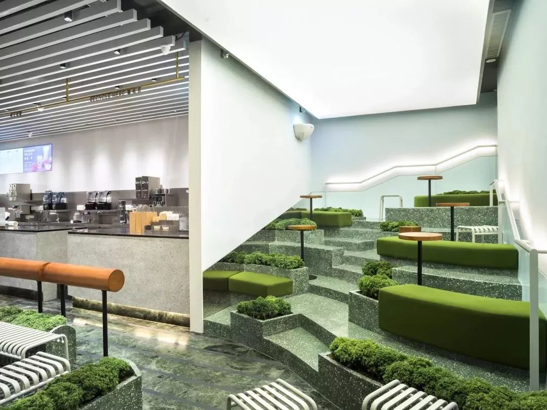 服装人要哭了！年利润4亿、估值90亿的喜茶竟然跨界服装行业？