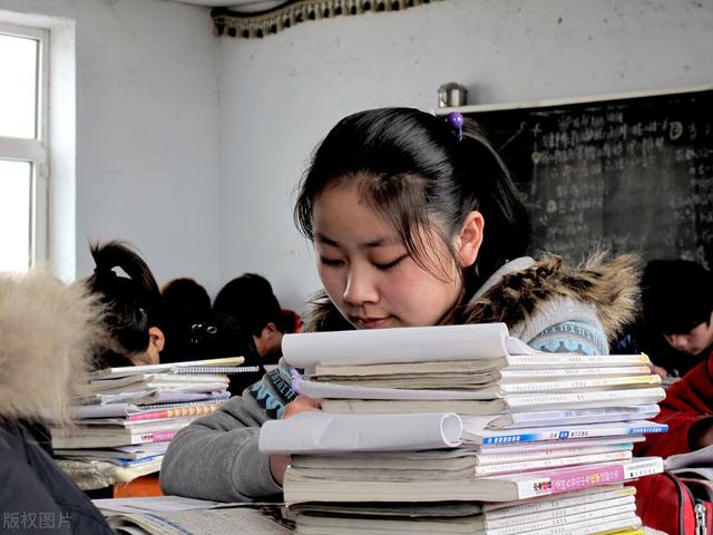 女儿上初二了学习成绩不好怎么办,初二成绩下滑家长如何开导