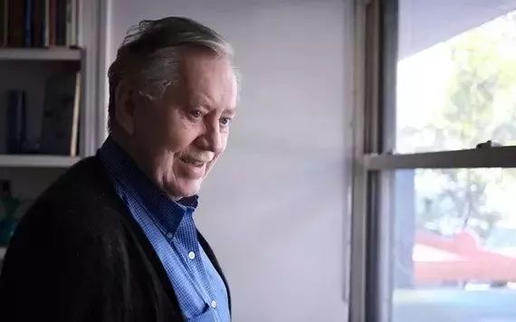 戴15元手表，租一居室，秘密捐出560亿，他真正活出了上帝模样！