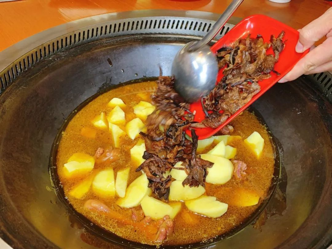 东北纯正灶台铁锅,正宗东北柴火铁锅