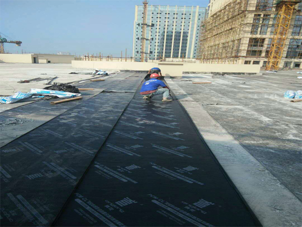 防水补漏灌浆与砸砖补漏哪个更好,屋面防水补漏最佳方法