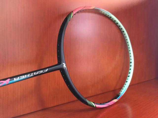 关于李宁羽毛球拍的介绍,李宁ws72s羽毛球拍