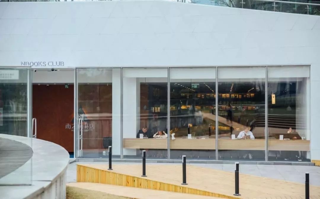 放弃一线城市年薪30万回老家,放弃30万年薪隐居深山