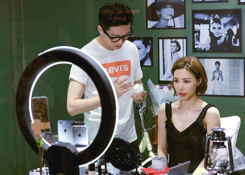 直播赚钱一个月能赚多少钱,直播赚钱一个月