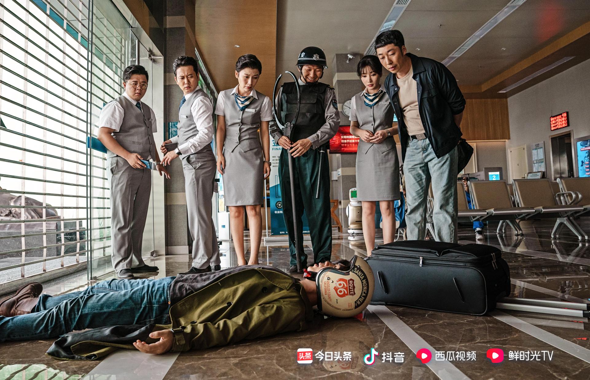 盛赞《大赢家》,重新定义赢家,怒批“形式主义”,让“劫匪”赢