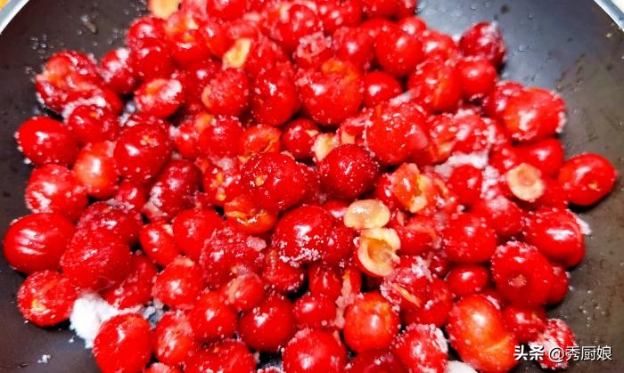 市场碰到此果别手软,营养极高,简单一煮放冰箱里,过6月就少了