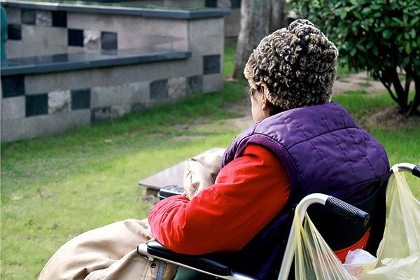 骨科医生为什么都说骨折很严重,为什么骨折了躺着比坐着痛