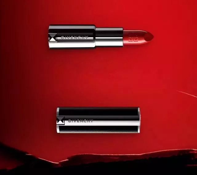 装妆美资讯馆｜是谁？让赫本比梦露更美丽？