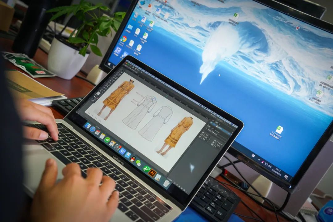 90后小伙一个人做电商,90后小伙义乌创业跨境电商