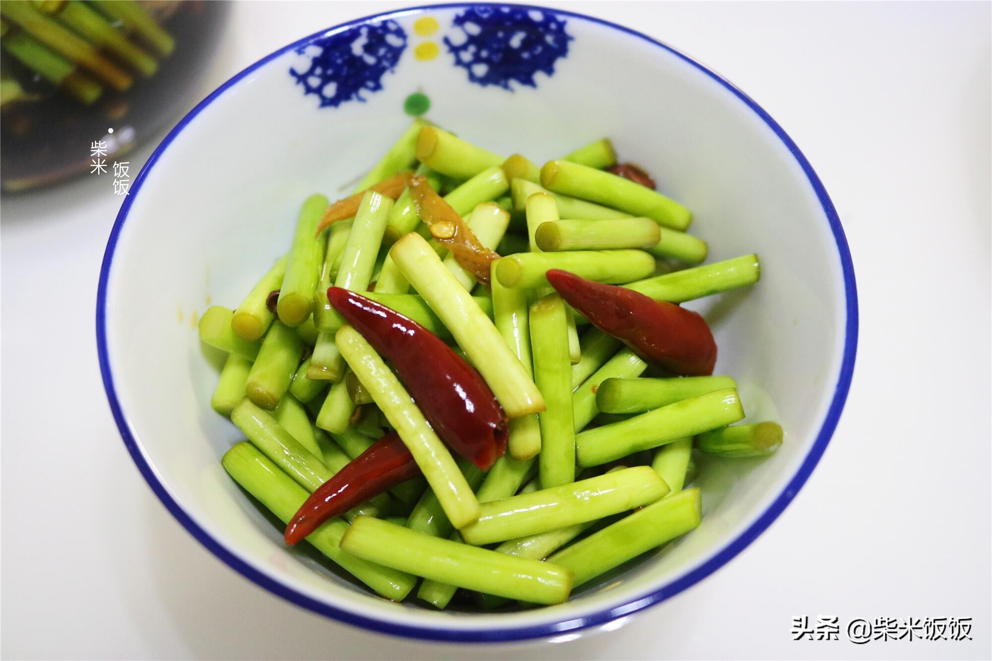 腌蒜苔1斤蒜苔放多少盐多少糖,腌蒜苔10斤蒜苔放多少盐