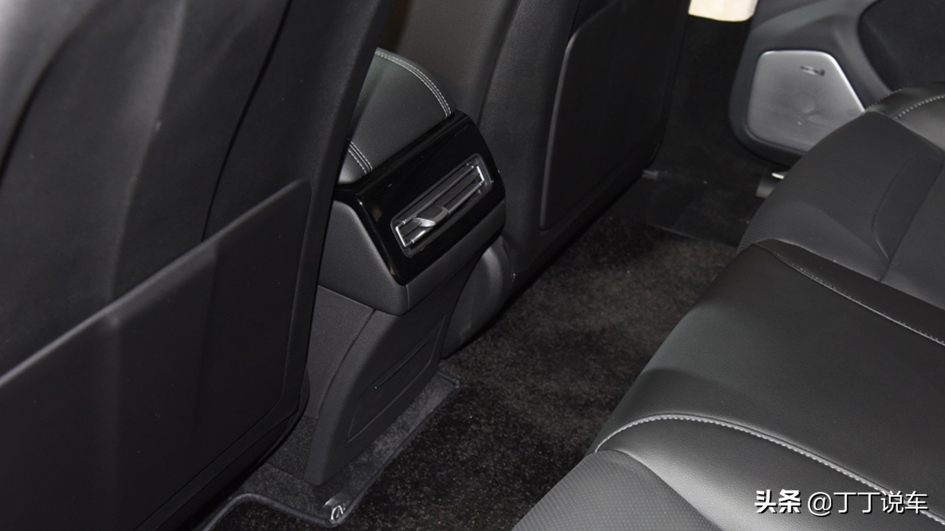 试驾华为赛力斯sf5,赛力斯华为智选sf5泥泞道路试驾