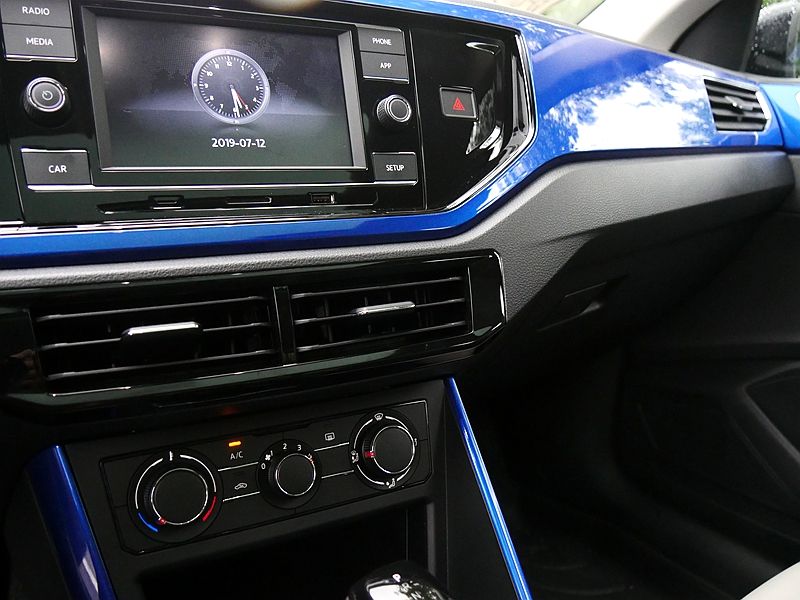 大众poloplus纵情乐活版,大众poloplus和飞度哪个好