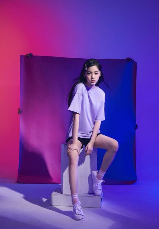 欧阳娜娜匡威造型,匡威欧阳娜娜黑色亮片鞋