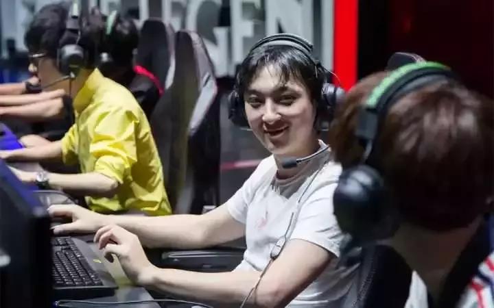 王思聪游戏打得好吗,王思聪游戏同框