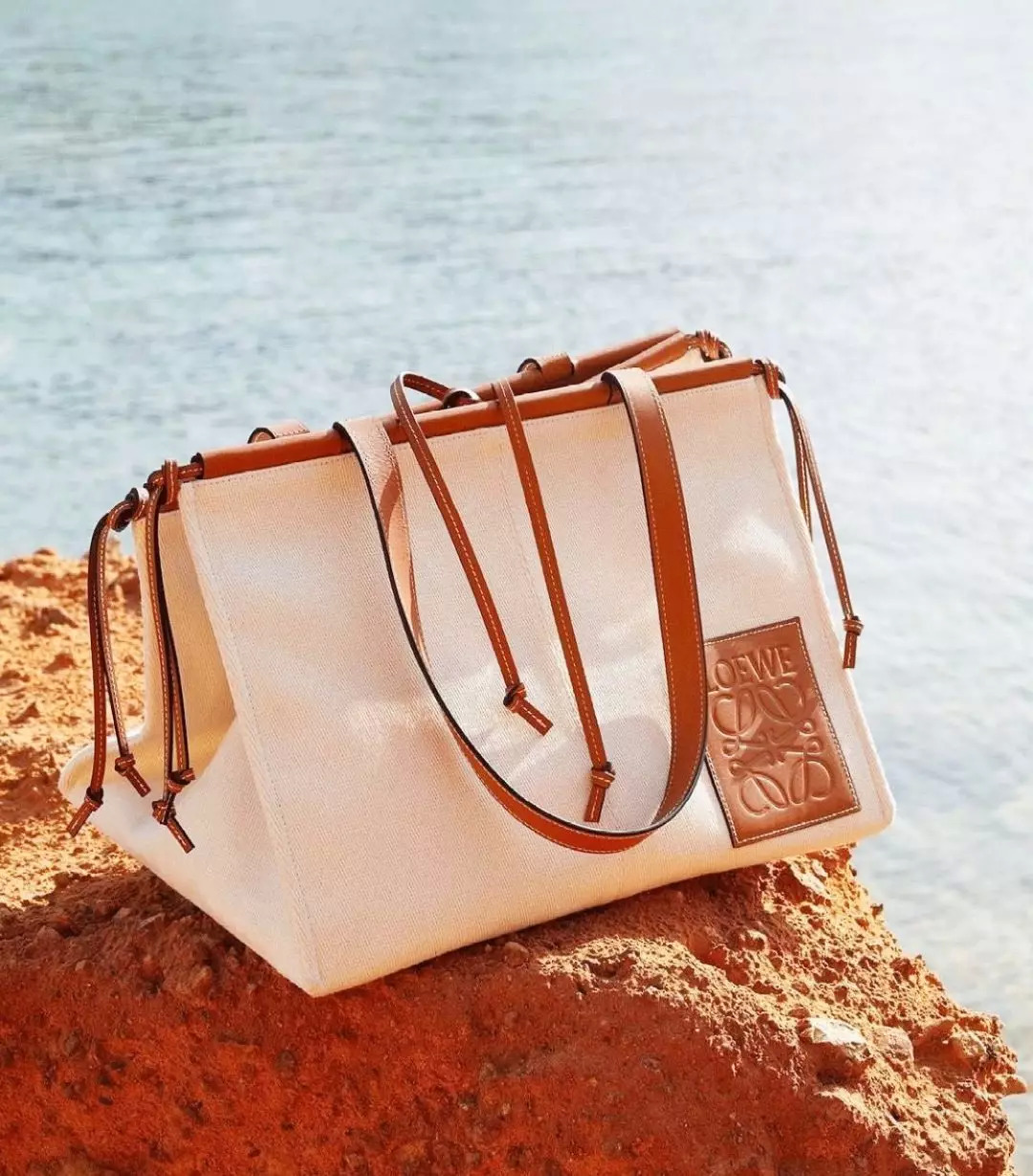 今年最流行最实用最能装的包包……竟然是购物袋？