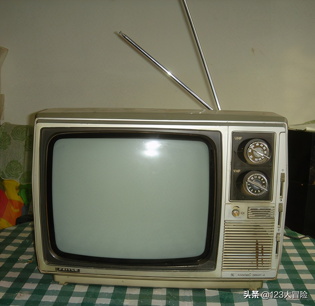 手机屏幕为什么会显示影像,手机播放电视剧为什么屏幕变暗了