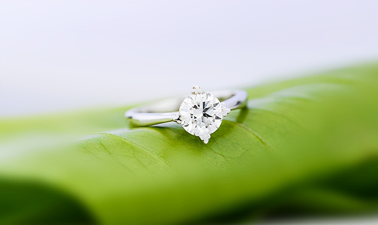 钻戒买哪个品牌好预算20万,国庆节戒指怎么选