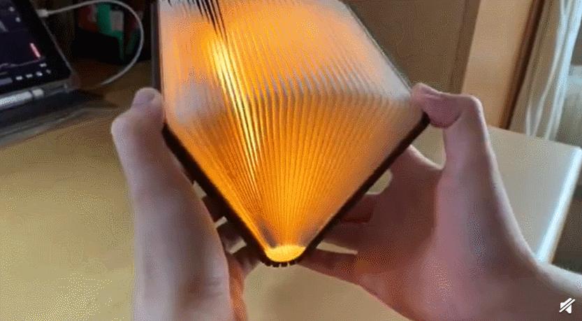 这些高校送的毕业礼物火了,送瓜的,送芯片的,还有送男朋友的