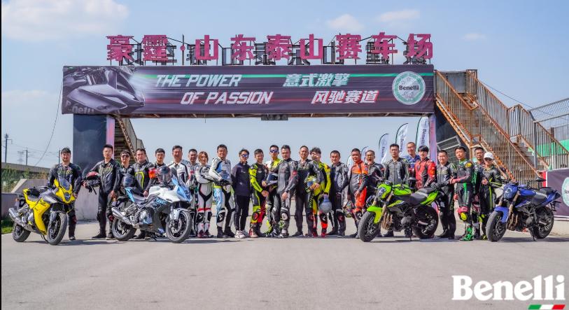 贝纳利tornado302跟飓风302r,新款贝纳利302r5秒破百