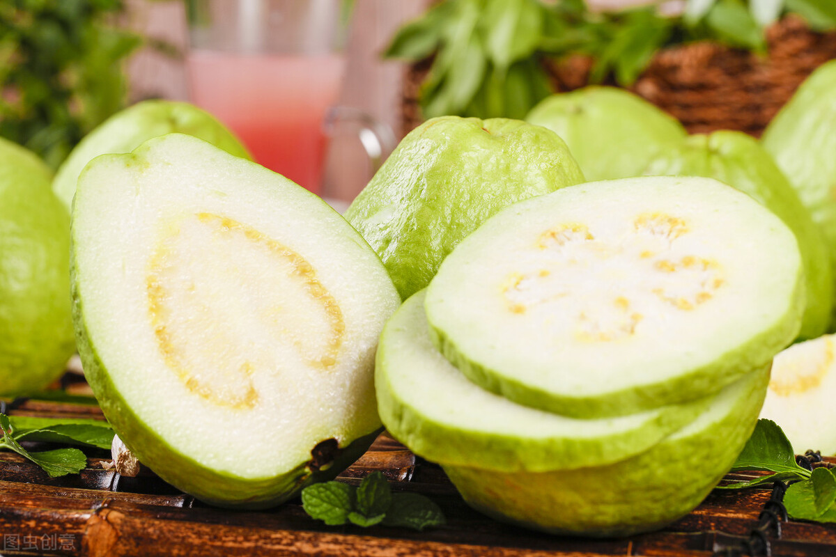 芭乐水果的特点有哪些呢,芭乐的味道和哪种水果味道接近