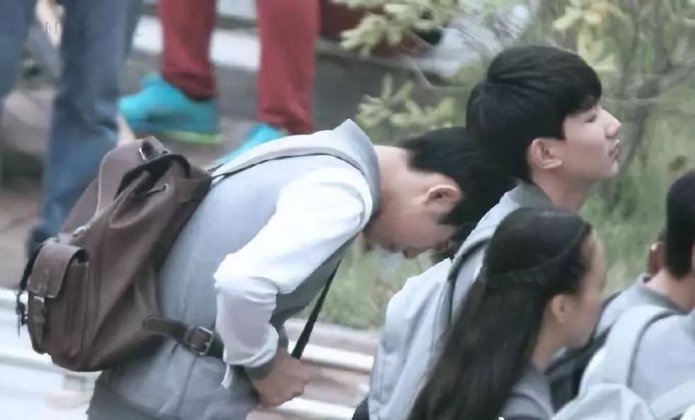 易烊千玺从小鲜肉到晋升影帝,易烊千玺的流量惊呆老前辈