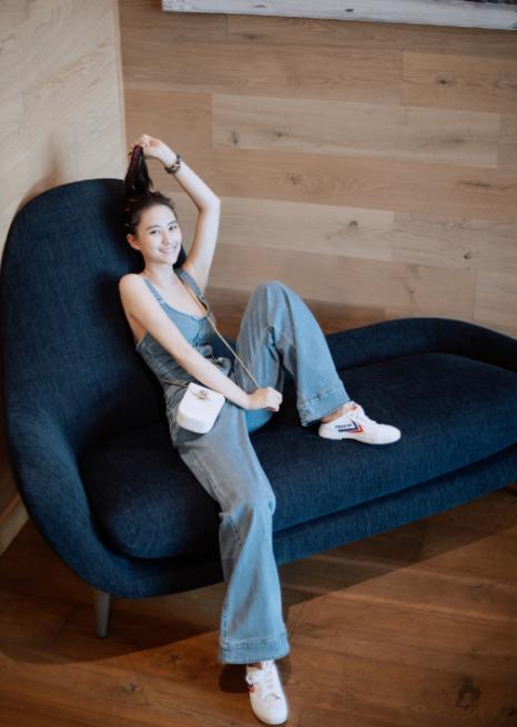 赌王何超莲年轻美照,赌王何超莲最美照片