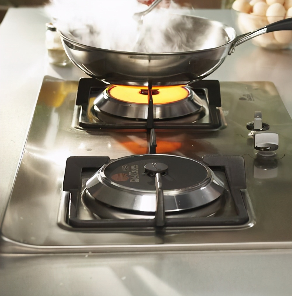 燃气灶打火开关转不动是什么原因,燃气灶只能用一个灶头是什么原因