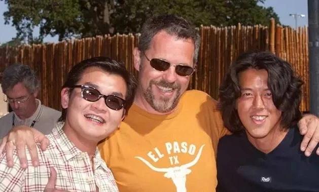 印度籍华人，伪装成富二代，卖假酒给外国人，被罚款2800万